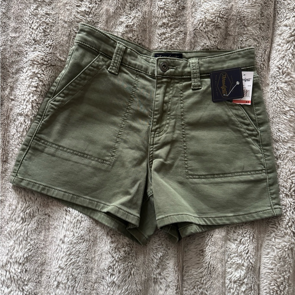 Free shipping! New with tags!
